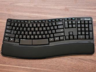 Brand New Microsoft Sculpt Comfort Desktop Keyboard and Mouse