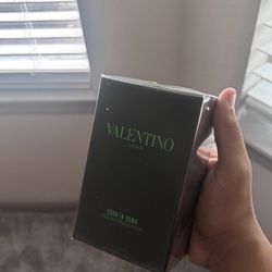 Valentino green stravaganza