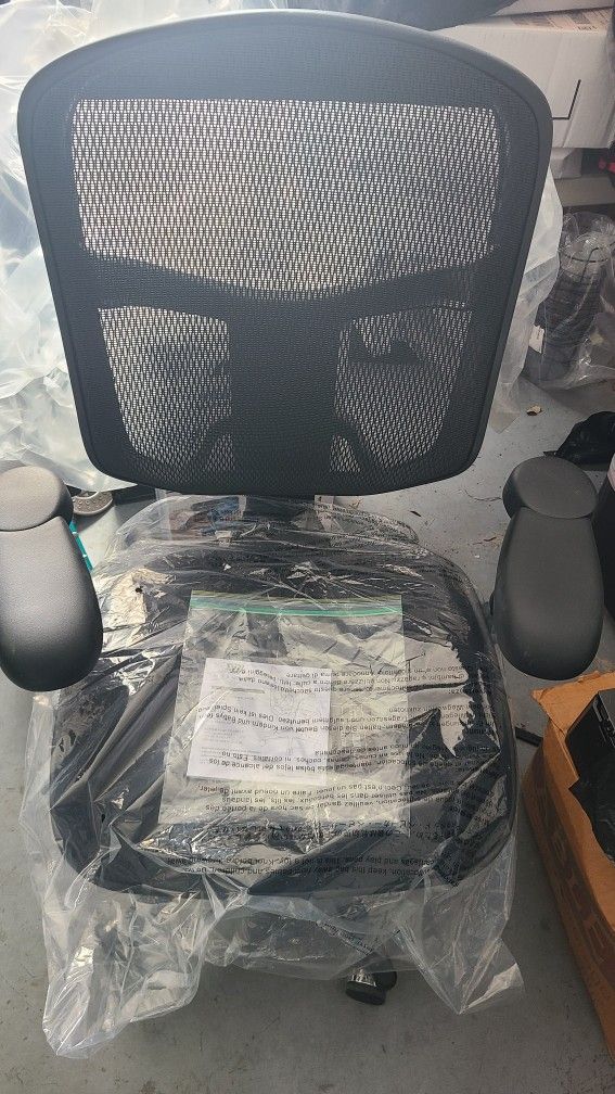 BRAND NEW WorkPro 9000 Series Office Chair