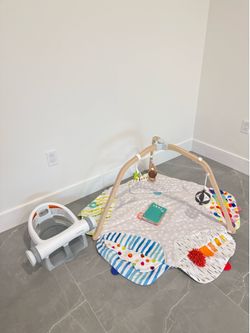 Lovevery the play gym & bath baby holder