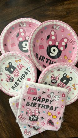 Minnie mouse plates and napkins for birthday party