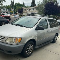 2002 Toyota Sienna