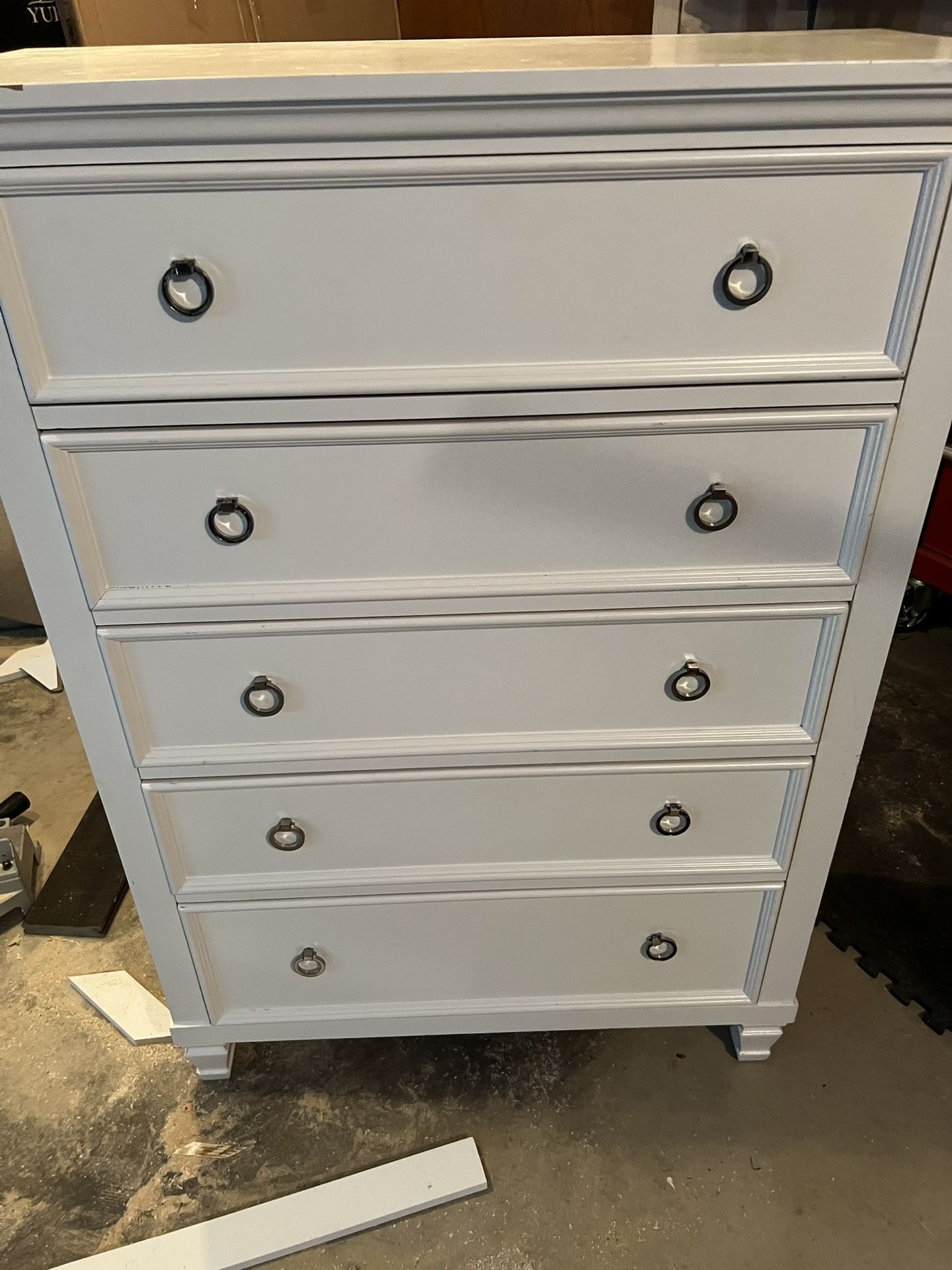 Dresser White
