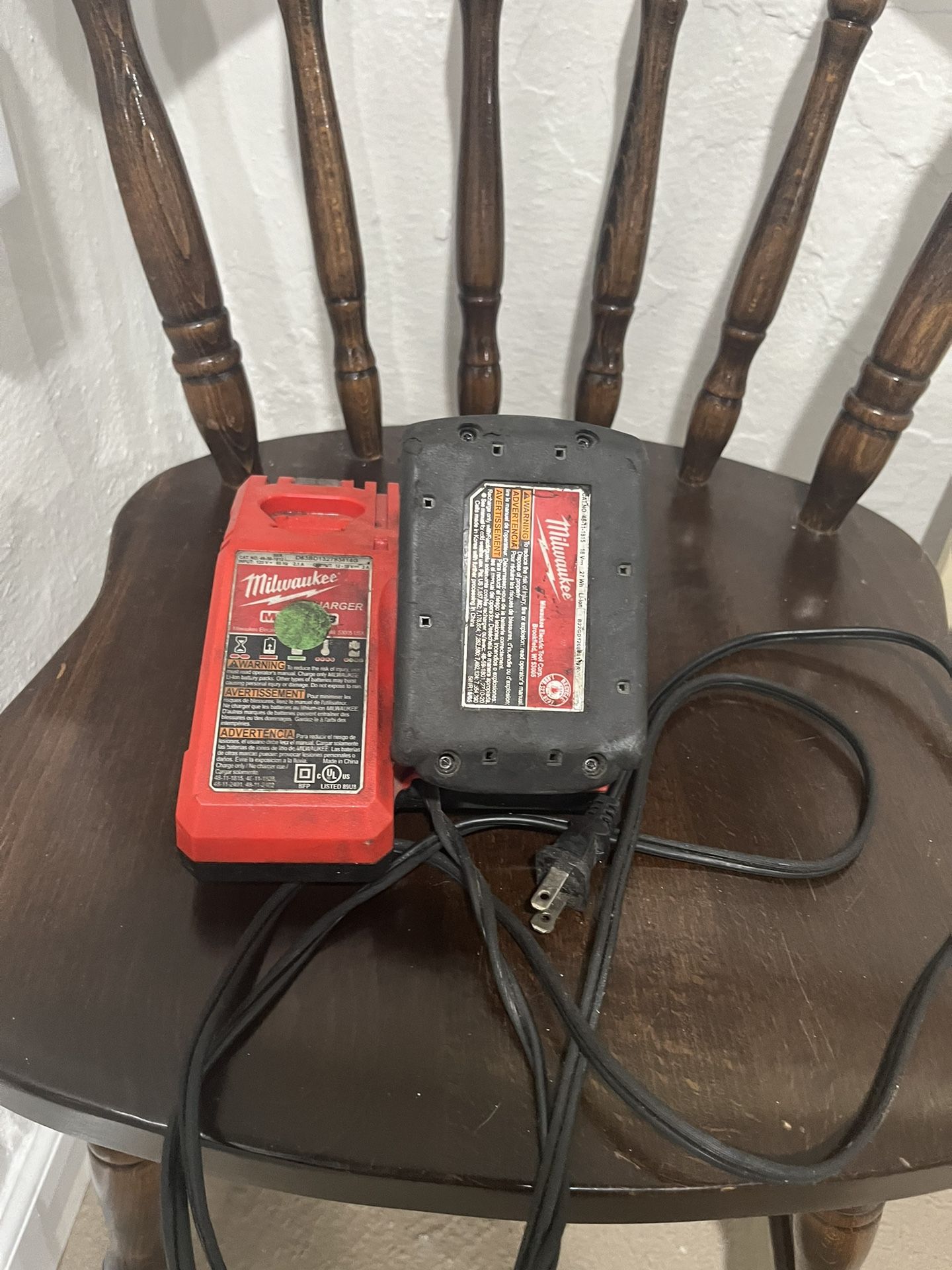 Milwaukee Dual 12v/20v Rapid Charger