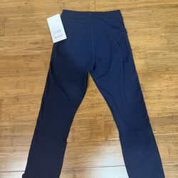 Lulu pants size 4 navy blue