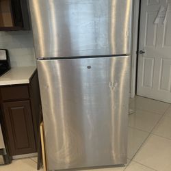 Whirlpool Refrigerator 