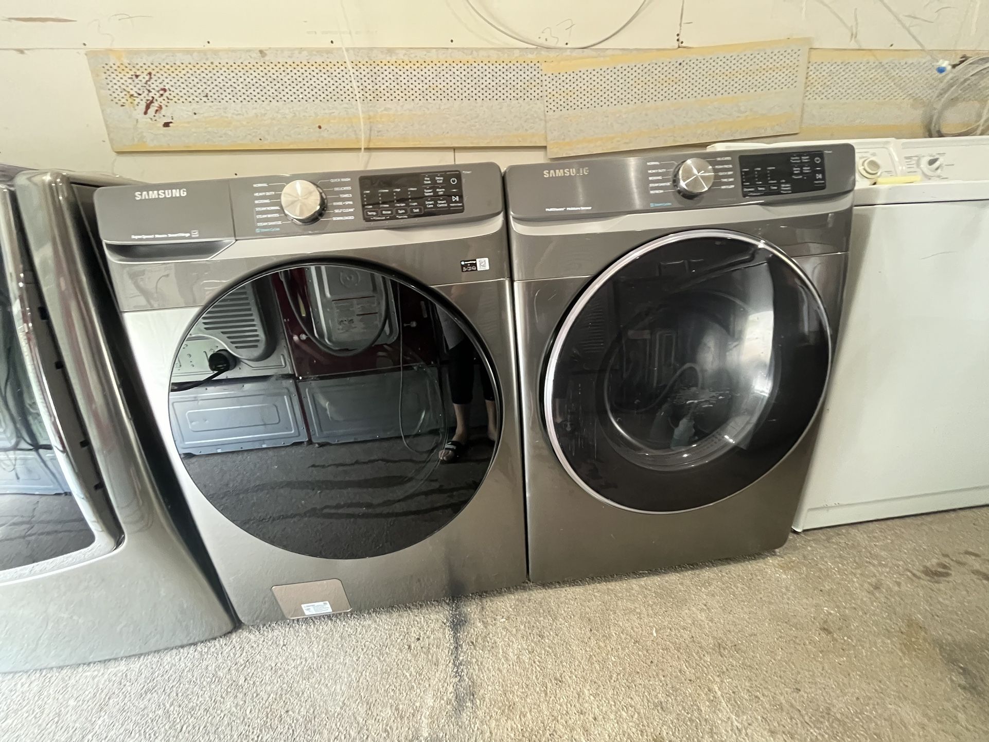 Gray Set SAMSUNG washer And Dryer Electric 
