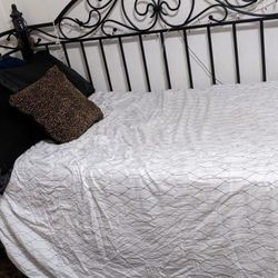 Twin Metal Frame Bed