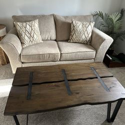 Loveseat & Coffee Table 