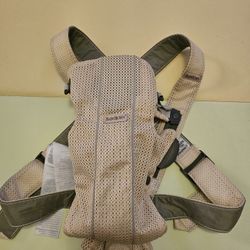 Babybjorn baby carrier mini