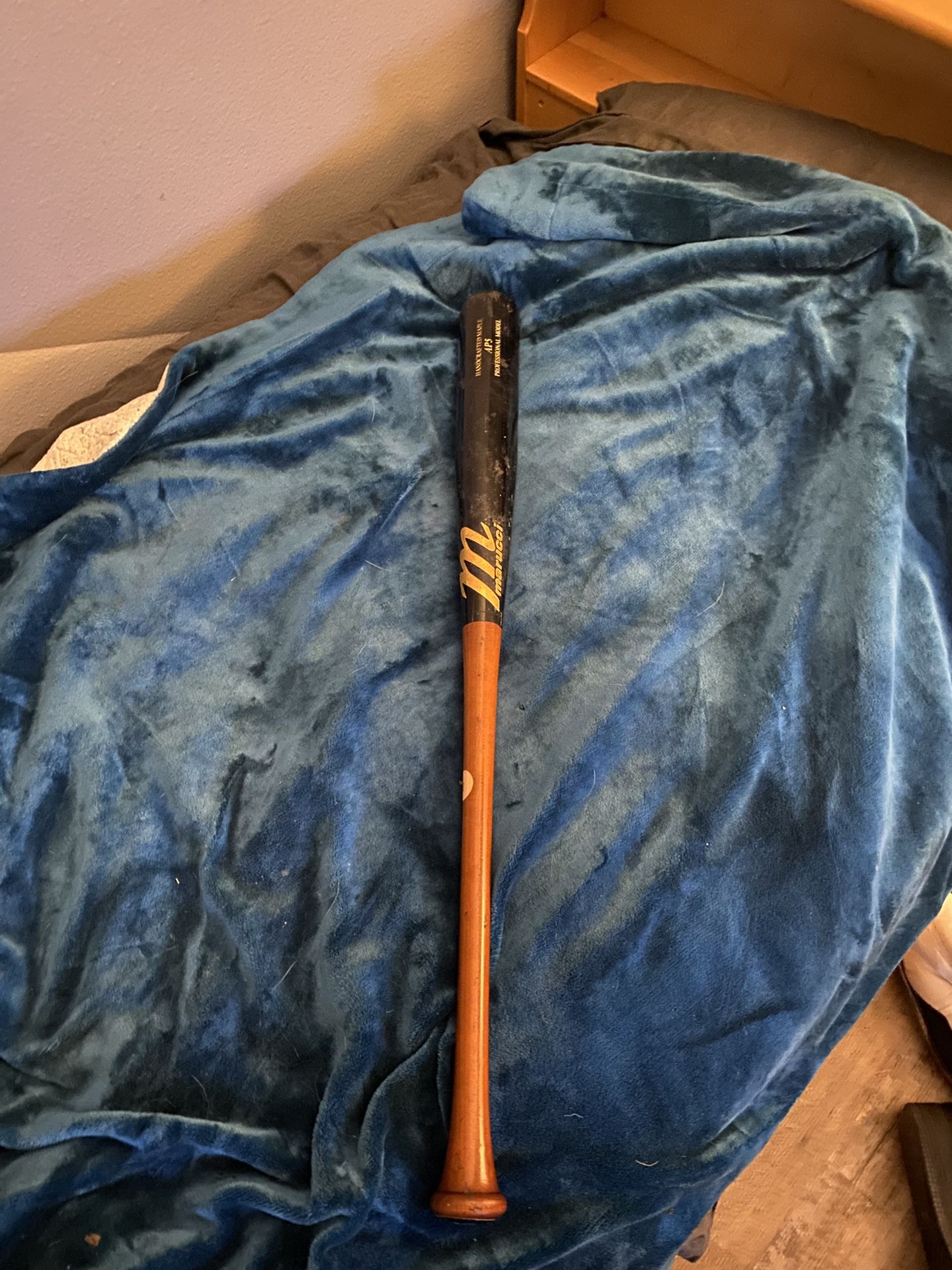 MARUCCI AP5 wood bat 33”