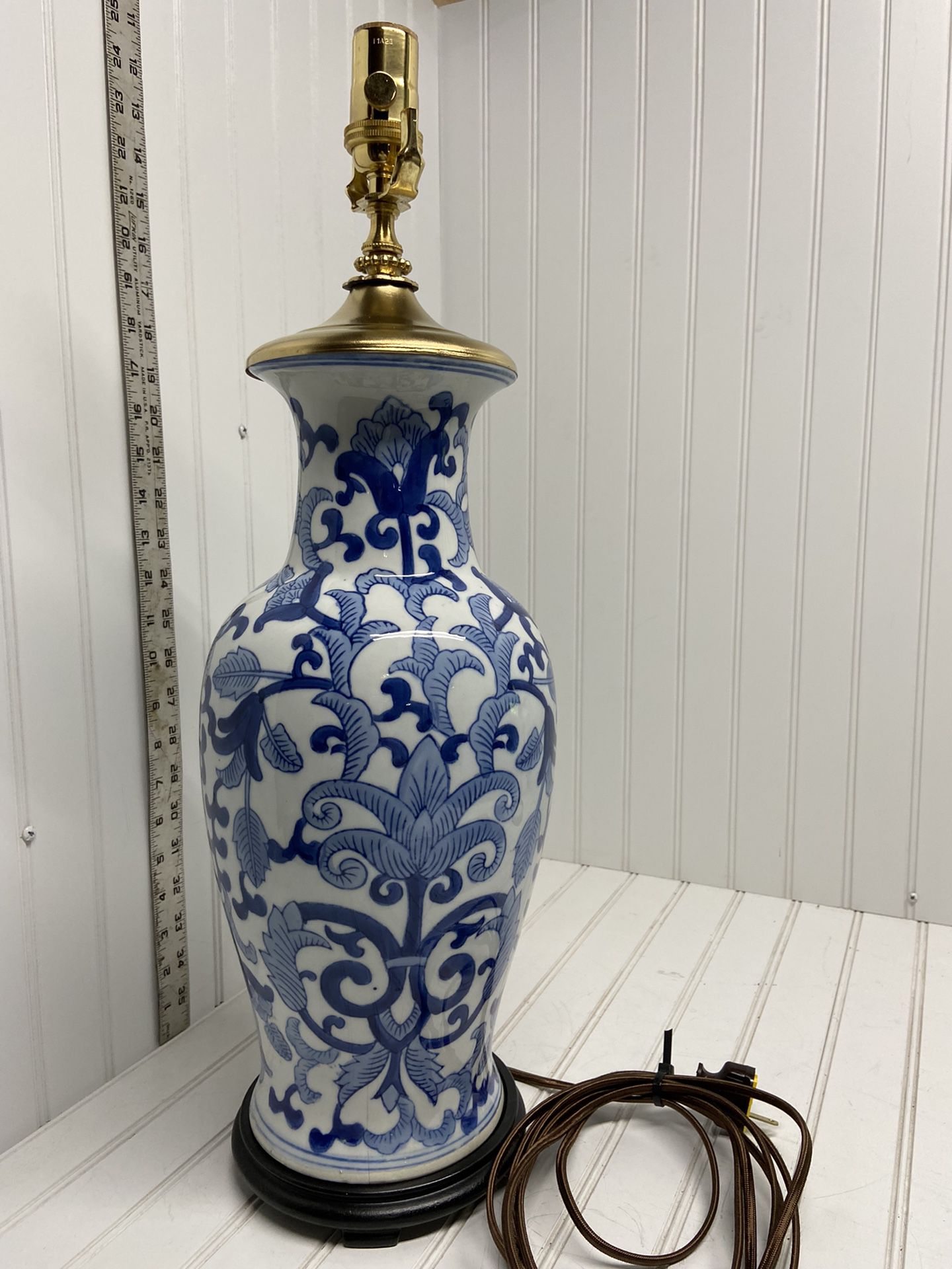 Table Lamp  Blue And White Chinese 23” H, Vintage
