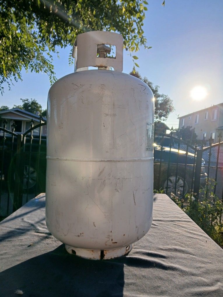  GAS-LP SUPPLIER (Tank)