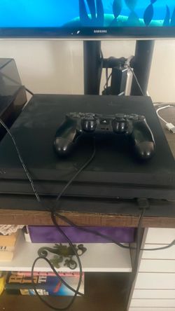 PS4 / controller / games Bundle