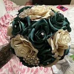 Emerald Green And Champagne Ramo