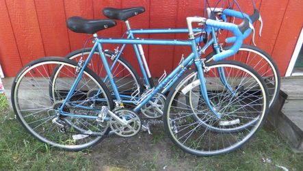 Vintage Univega Sportour bike - lightweight, only 26.4lbs.