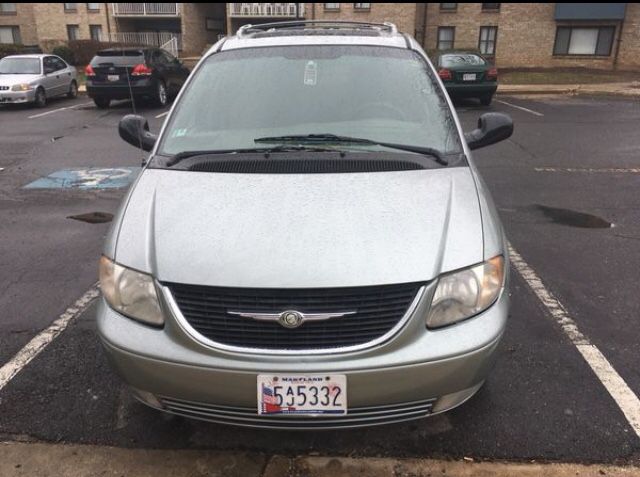2003 Chrysler town and country
