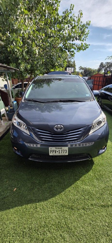 2013 Toyota Sienna