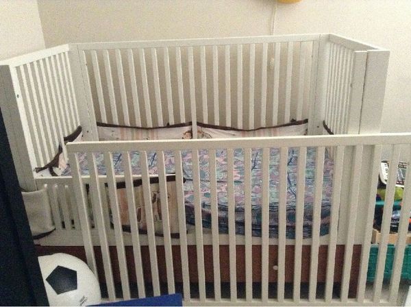 Amy Coe Westport Collection Convertible Crib And Daybed Pecan