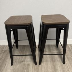 Heavy‑Duty Bar Stools – Set of 2 (Excellent Condition)