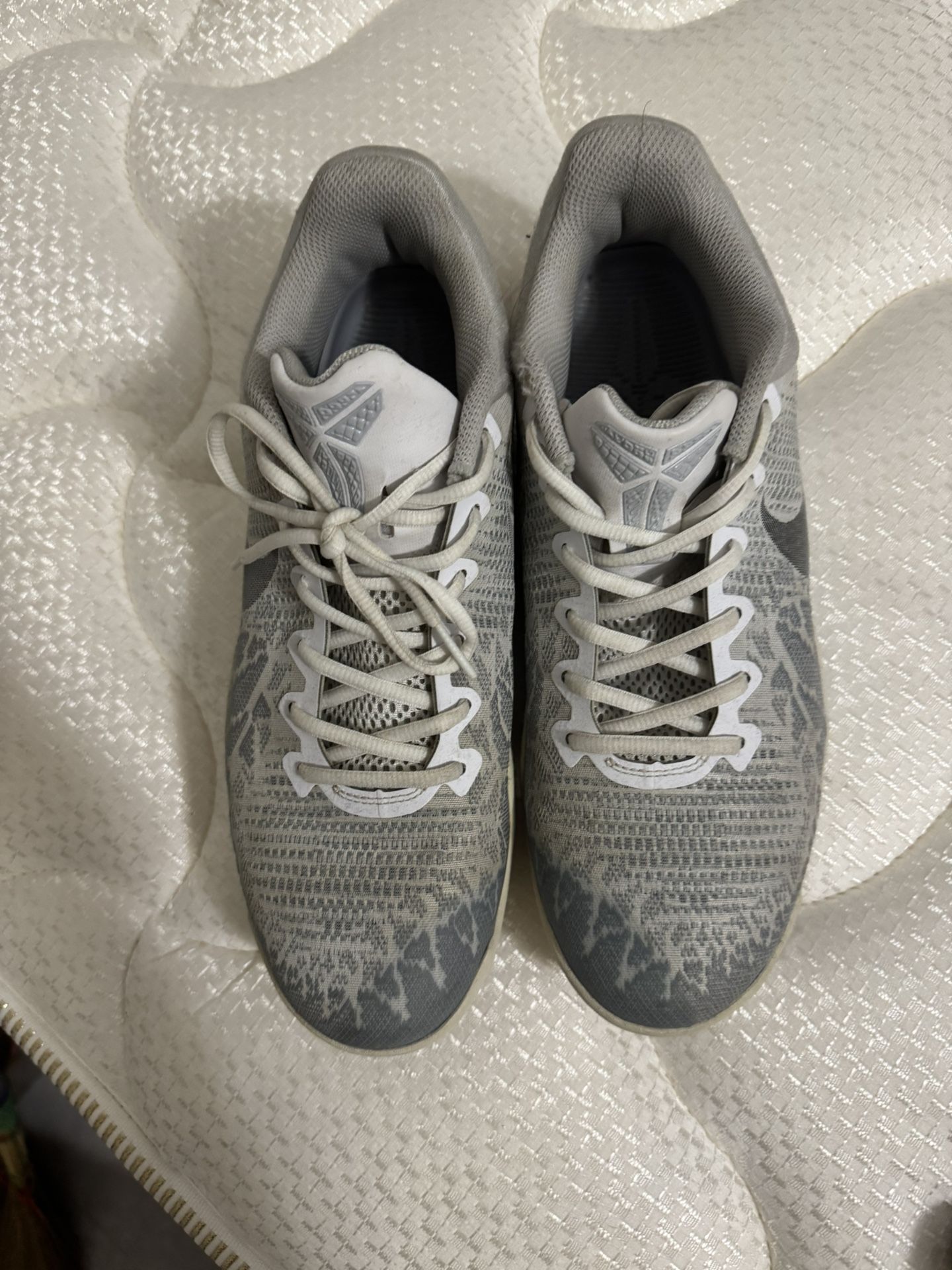 Kobe mamba rage pure platinum with box