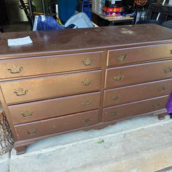 Dresser