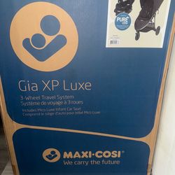 Maxi -Cosi Gia XP luxe 3 wheel travel system