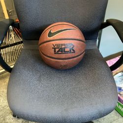 Nike Versa Tack Basketball 