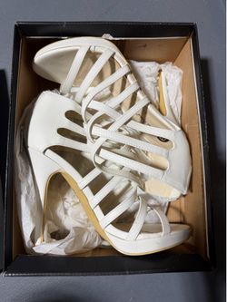 Woman's Heels Size 8.5 White