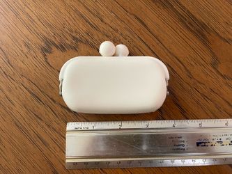 Compact White Silicone Coin Purse with Kiss Clasp Closure - Like New