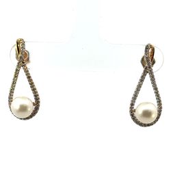 Woman’s Ladies 14k Yellow Gold Diamond and Pearl Teardrop Earrings GP3124902
