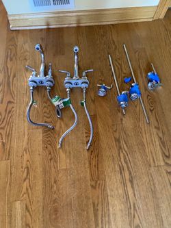 Set Of 7 Pcs Bathroom Hardware- 2 DELTA CHROME FAUCETS, 2 Towels Hangers,robe Hook, Toilet Paper Holder, Shower Curtin With Liner Rod And Hooks