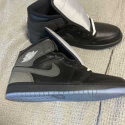 MEN'S AIR JORDAN RETRO 1 MID SE CASUAL SHOES