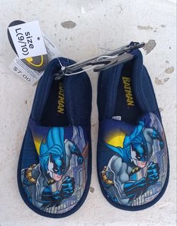 New! Boy's Batman Slippers Size Large 9/10