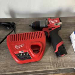 M12 Drill Milwaukee Tools 