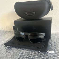 Oakley Hoolbrook