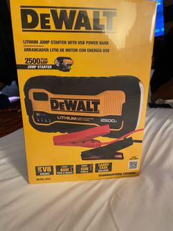 DeWalt 2500A Lithium Jump Starter with USB Power Bank