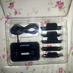 Samsung I-pod charging station with adapters