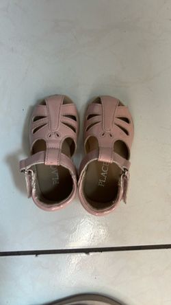 The children’s place Girl sandals size 4 toddler