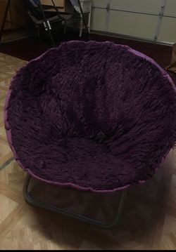 Purple foldable chair