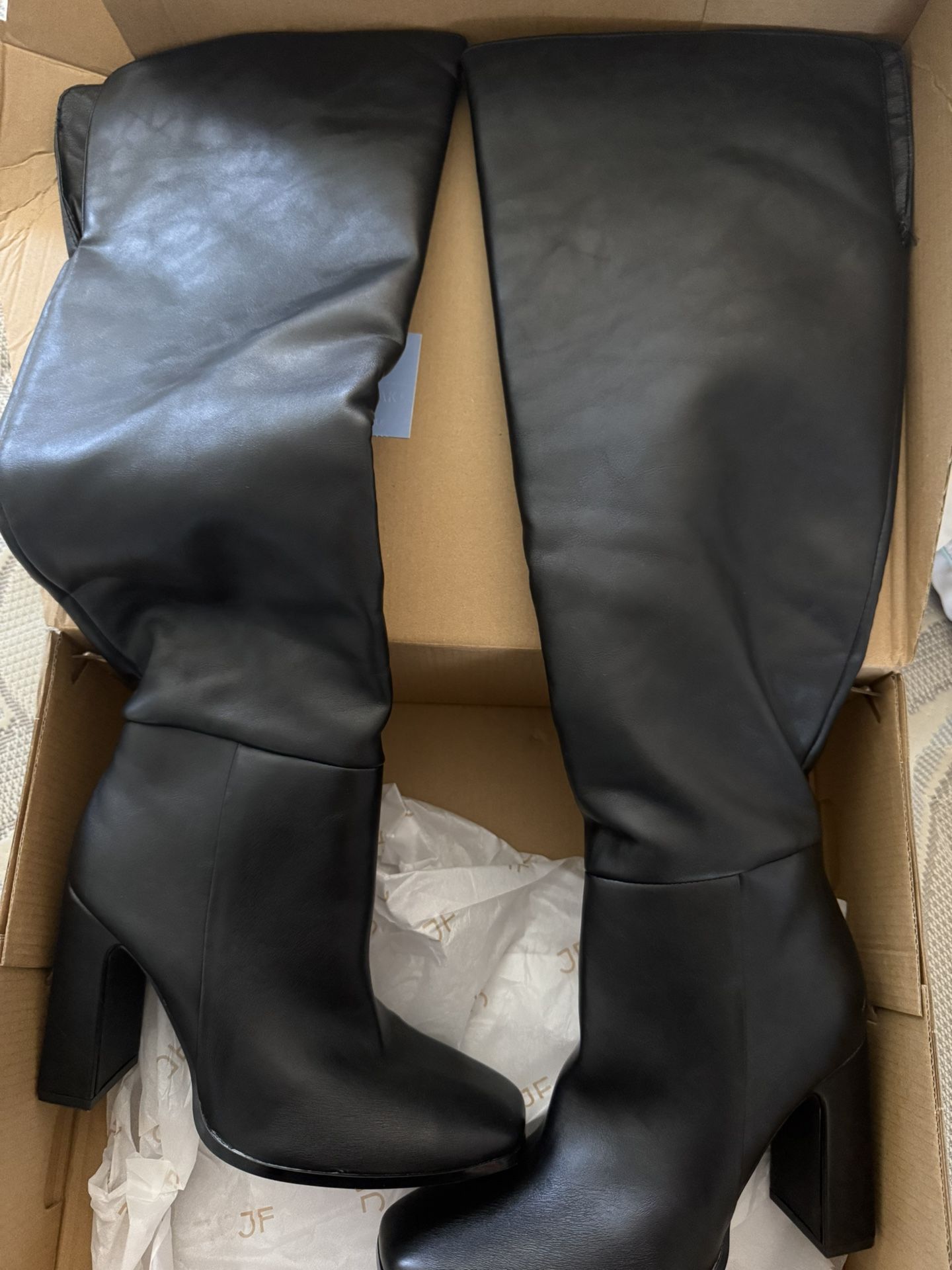 New 7.5 Black Boots With Heel
