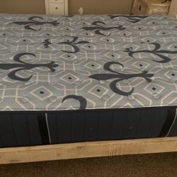 Stearns Foster - Queen