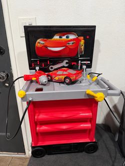 Disney lightning mcqueen mechanic table