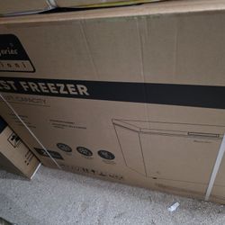 Professional Series Garage Ready 10.0 cu. ft. Chest Freezer