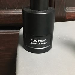 VENDO FRAGANCIA DE OMBRE LEATHER PARA HOMBRE