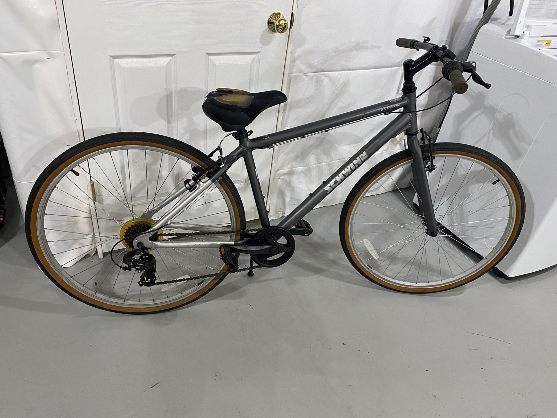 Schwinn Addison City Bike 🚲 (used) 