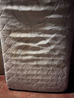 Free ~ Twin Bed ~ Drawer Set ~ Matress