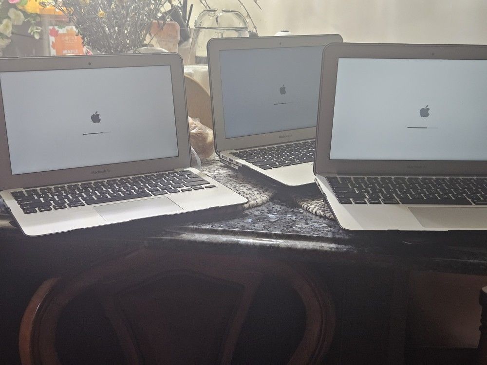 Macbook Air 11inch 2012 Intel I5 4gb Ram 64gb Ssd