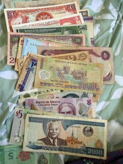 Billetes de varias partes del Mundo