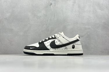 SB Dunk Low x BAPE